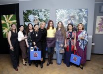 О чувствах, вдохновении и женском восприятии мира – в Баку открылась выставка в честь 8 Марта (ФОТО)