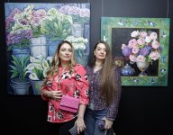 О чувствах, вдохновении и женском восприятии мира – в Баку открылась выставка в честь 8 Марта (ФОТО)