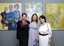 О чувствах, вдохновении и женском восприятии мира – в Баку открылась выставка в честь 8 Марта (ФОТО)