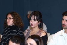 Режиссер-любитель представил в Баку два фильма, снятых за 214 манатов (ФОТО)