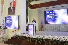 UNEC состоялся 1-й Международный симпозиум на тему “Роль женщин в устойчивом социально-экономическом развитии” (ФОТО)