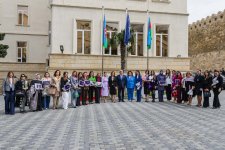 UNEC состоялся 1-й Международный симпозиум на тему “Роль женщин в устойчивом социально-экономическом развитии” (ФОТО)