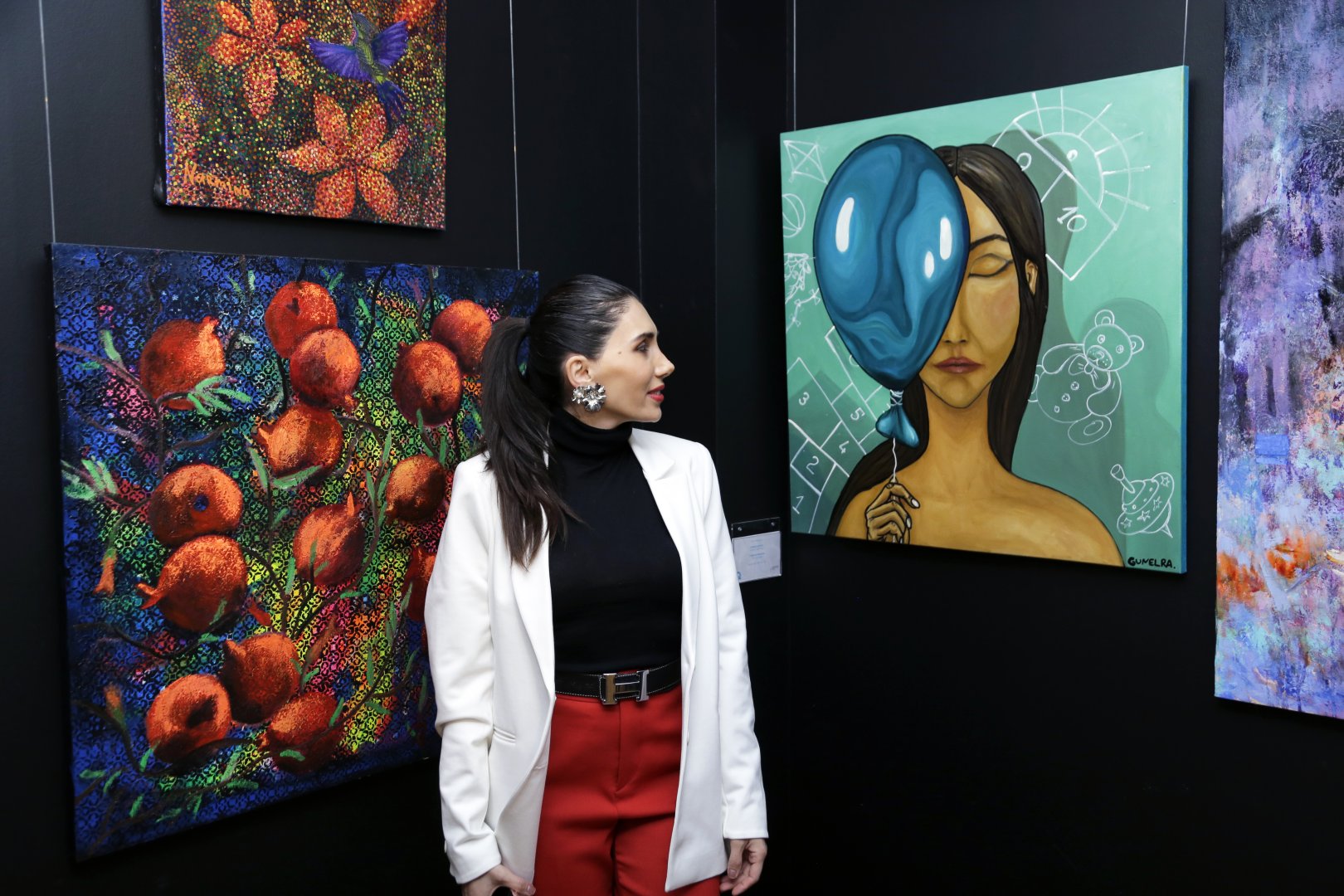 О чувствах, вдохновении и женском восприятии мира – в Баку открылась выставка в честь 8 Марта (ФОТО)