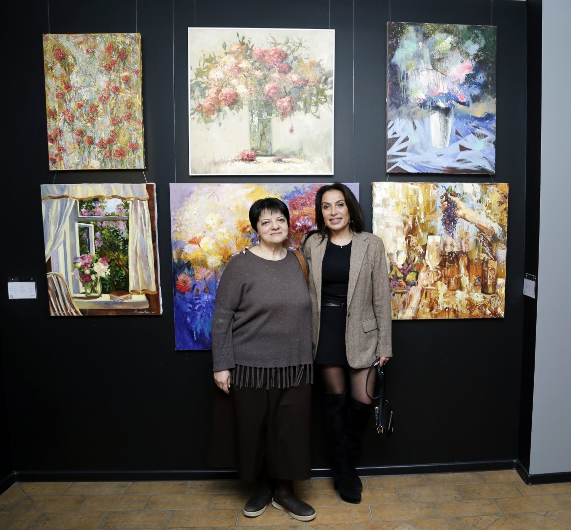 О чувствах, вдохновении и женском восприятии мира – в Баку открылась выставка в честь 8 Марта (ФОТО)