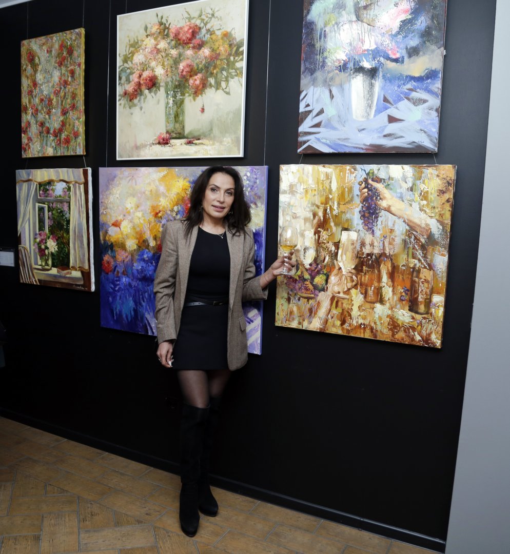 О чувствах, вдохновении и женском восприятии мира – в Баку открылась выставка в честь 8 Марта (ФОТО)