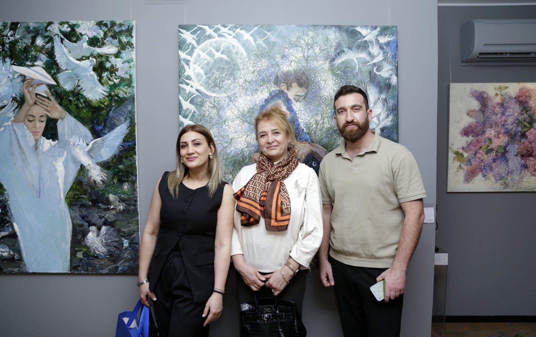 О чувствах, вдохновении и женском восприятии мира – в Баку открылась выставка в честь 8 Марта (ФОТО)