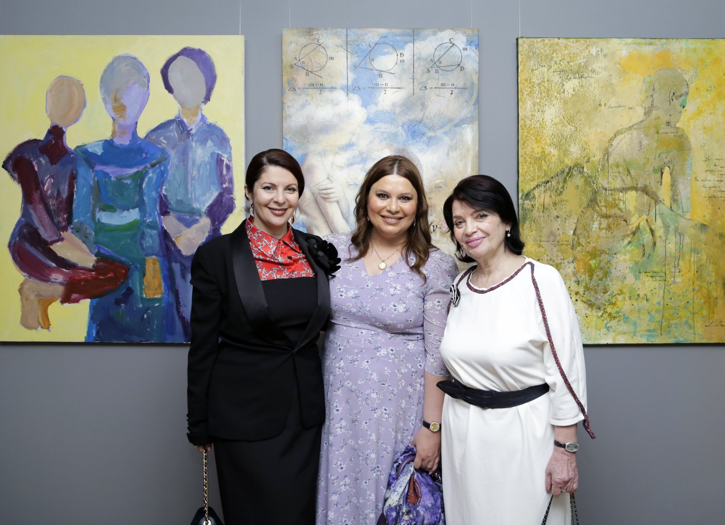 О чувствах, вдохновении и женском восприятии мира – в Баку открылась выставка в честь 8 Марта (ФОТО)