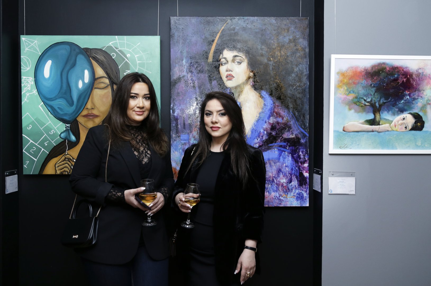 О чувствах, вдохновении и женском восприятии мира – в Баку открылась выставка в честь 8 Марта (ФОТО)