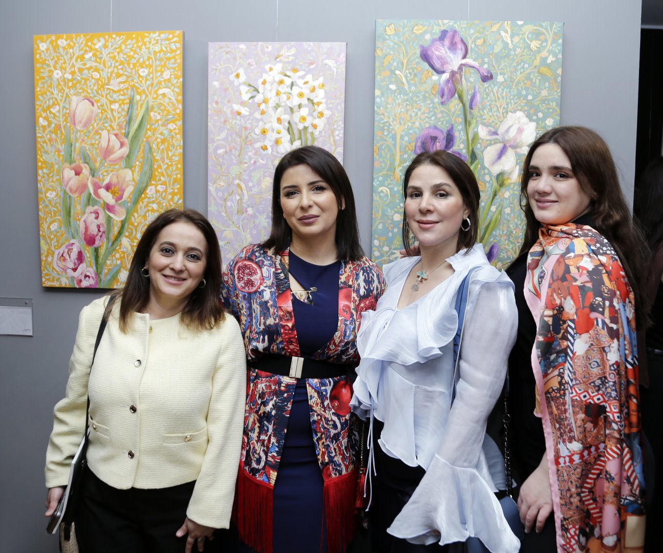 О чувствах, вдохновении и женском восприятии мира – в Баку открылась выставка в честь 8 Марта (ФОТО)