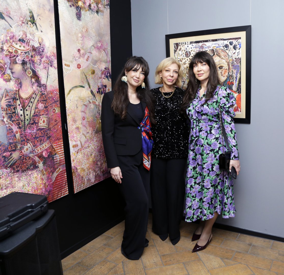 О чувствах, вдохновении и женском восприятии мира – в Баку открылась выставка в честь 8 Марта (ФОТО)