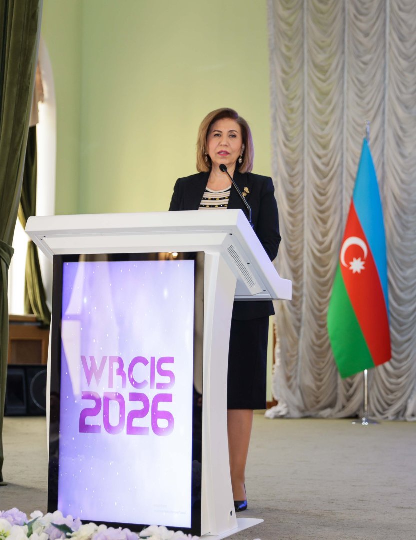 UNEC состоялся 1-й Международный симпозиум на тему “Роль женщин в устойчивом социально-экономическом развитии” (ФОТО)