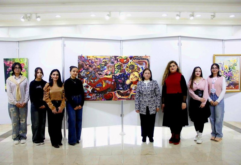 В Нахчыване открылась выставка "Женщины и цветы", посвящённая 8 марта (ФОТО)