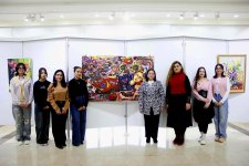 В Нахчыване открылась выставка "Женщины и цветы", посвящённая 8 марта (ФОТО)