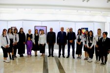 В Нахчыване открылась выставка "Женщины и цветы", посвящённая 8 марта (ФОТО)