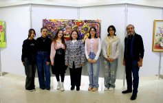 В Нахчыване открылась выставка "Женщины и цветы", посвящённая 8 марта (ФОТО)