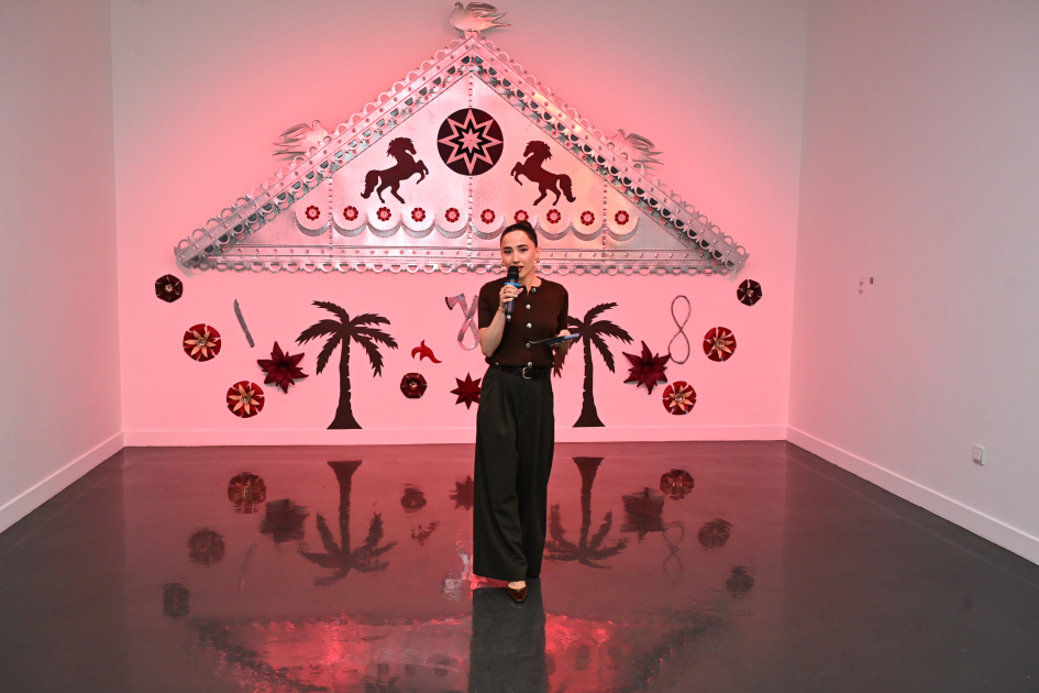 Вице-президент Фонда Гейдара Алиева Лейла Алиева приняла участие в групповой выставке «Дом с видом на пейзаж» (ФОТО)