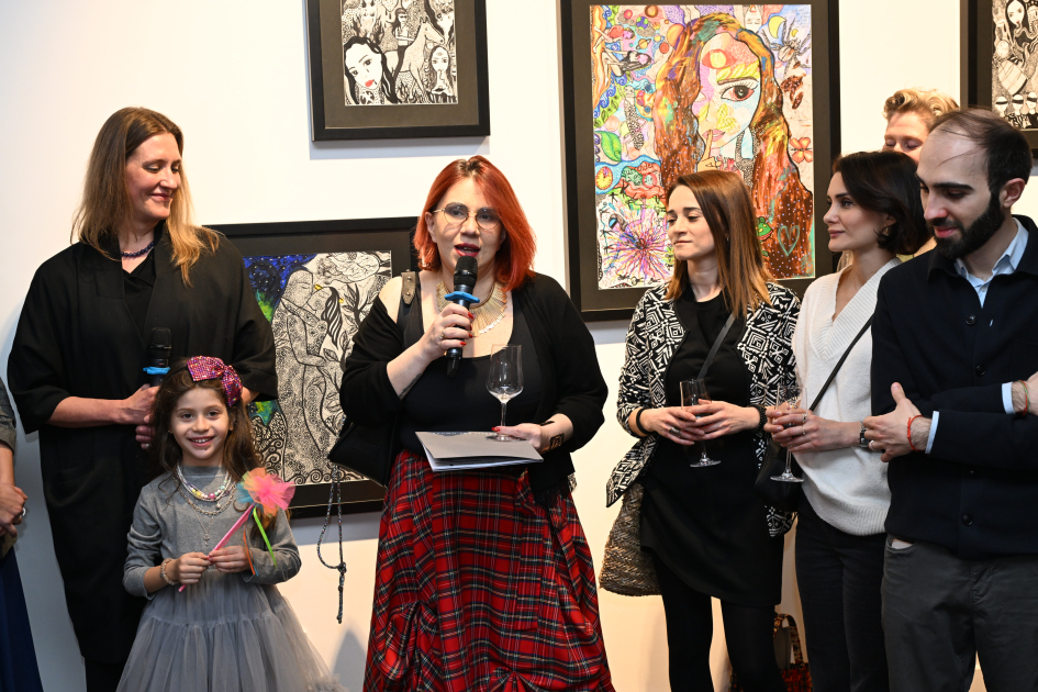 Вице-президент Фонда Гейдара Алиева Лейла Алиева приняла участие в групповой выставке «Дом с видом на пейзаж» (ФОТО)