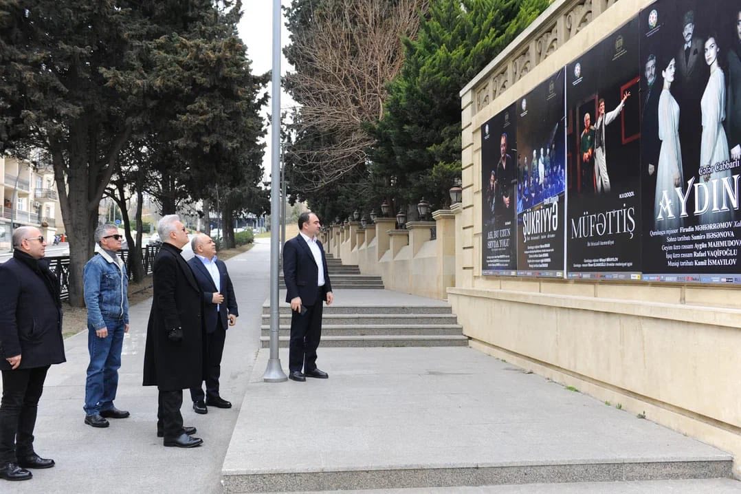 В Баку приехал известный турецкий актёр и режиссёр Тамер Карадаглы (ФОТО)