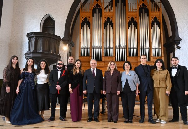 Музыка без возраста – как прошел диалог поколений в Баку (ФОТО)