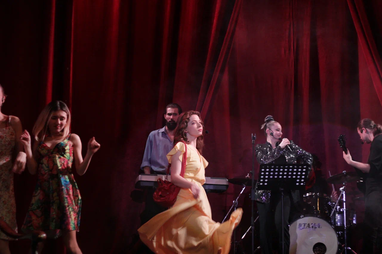 От Голливуда к Каспию - в Баку состоялась премьера мюзикла "Ла-Ла Ленд" (ФОТО)