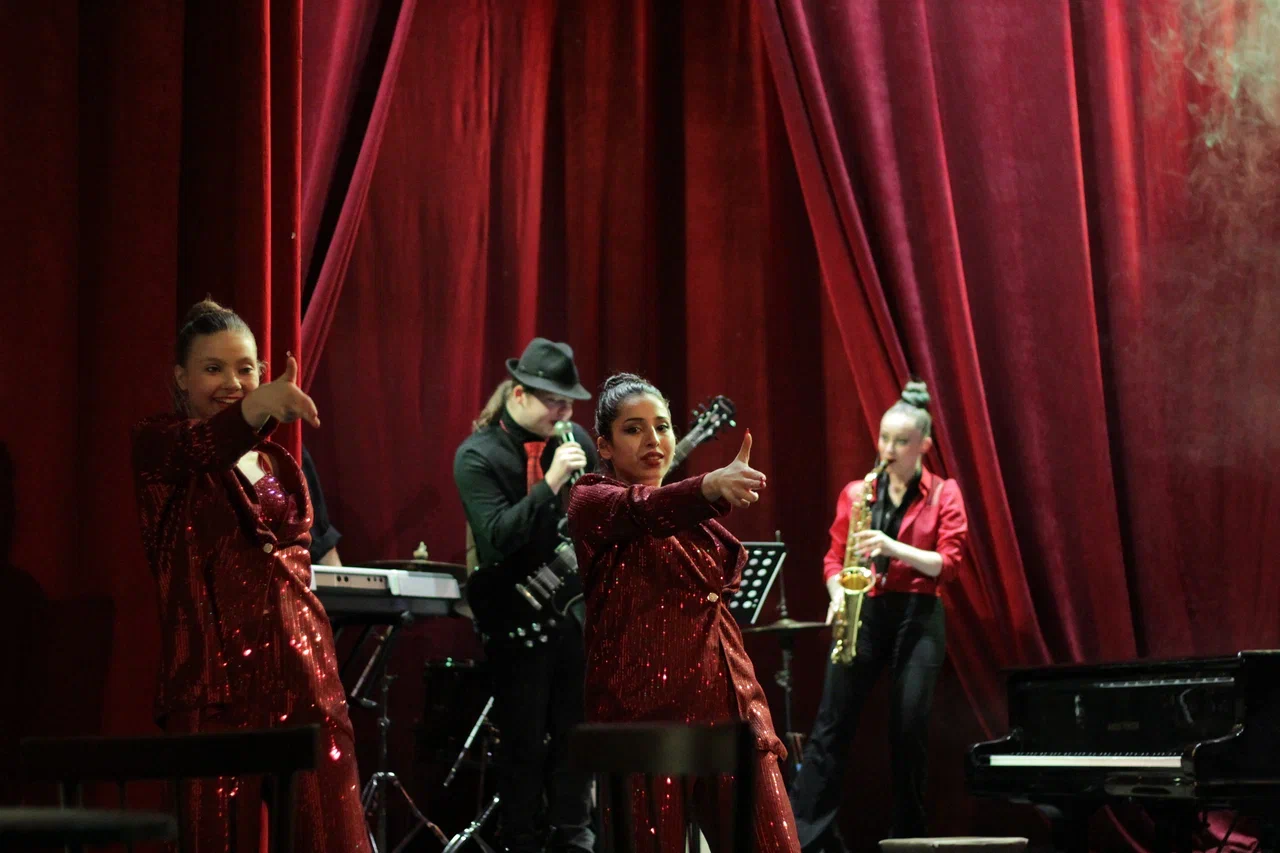 От Голливуда к Каспию - в Баку состоялась премьера мюзикла "Ла-Ла Ленд" (ФОТО)