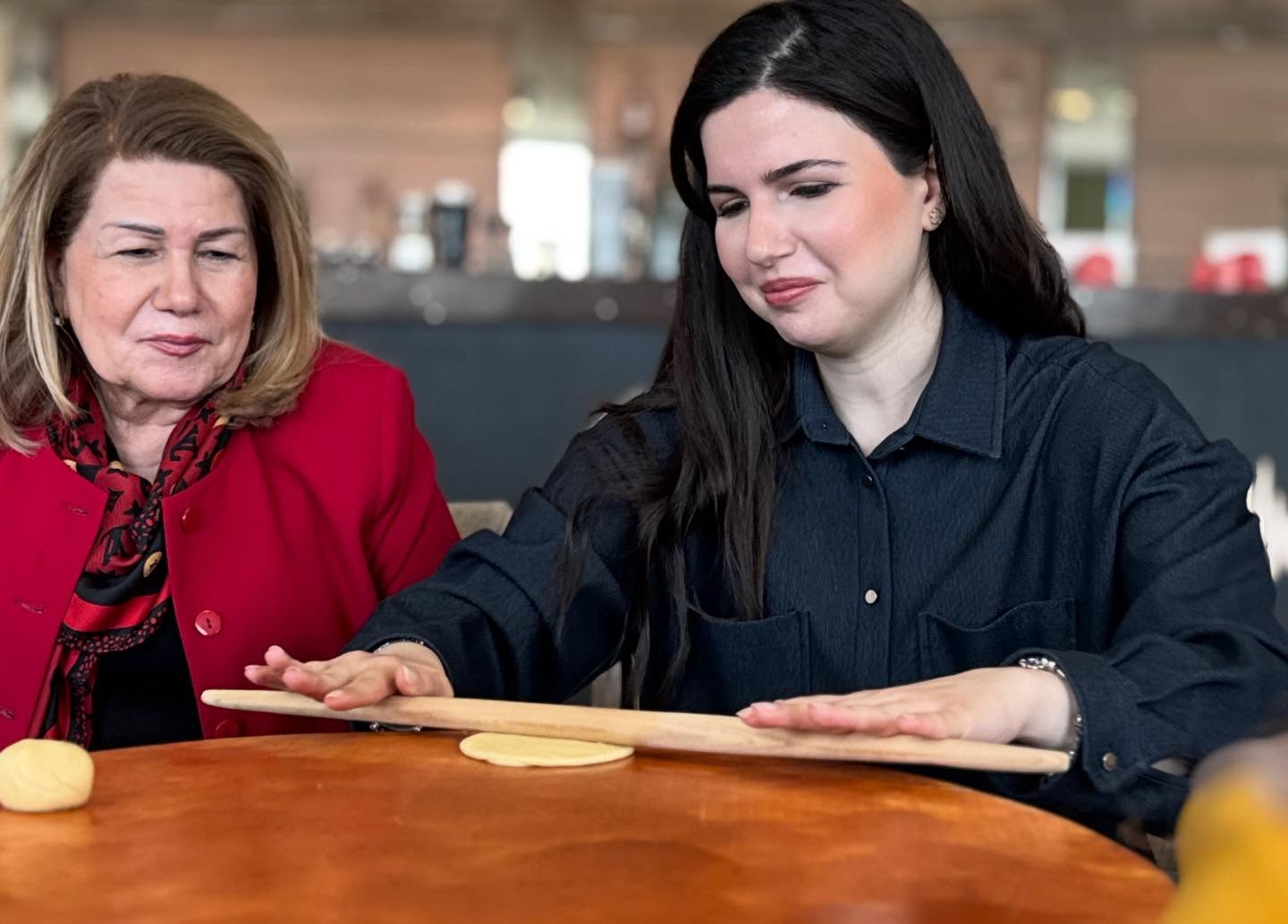 Солнечные сладости и женские истории. Тайны Новруза (ФОТО)