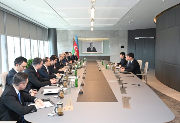 Обсуждены возможности сотрудничества в сфере цифровой экономики между Азербайджаном и китайской компанией