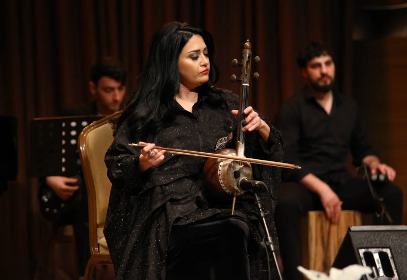 Голос древнего азербайджанского инструмента покоряет страны (ФОТО)