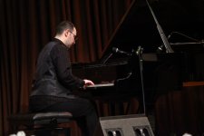 Голос древнего азербайджанского инструмента покоряет страны (ФОТО)