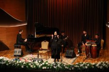 Голос древнего азербайджанского инструмента покоряет страны (ФОТО)