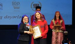 День национального театра Азербайджана отметили исторической премьерой и церемонией награждения (ФОТО)