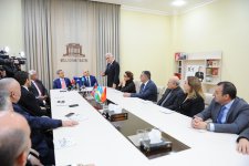 День национального театра Азербайджана отметили исторической премьерой и церемонией награждения (ФОТО)