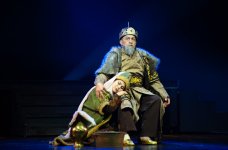 День национального театра Азербайджана отметили исторической премьерой и церемонией награждения (ФОТО)