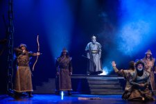 День национального театра Азербайджана отметили исторической премьерой и церемонией награждения (ФОТО)