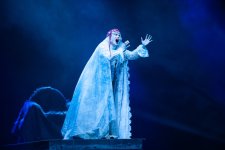 День национального театра Азербайджана отметили исторической премьерой и церемонией награждения (ФОТО)