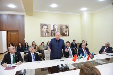 День национального театра Азербайджана отметили исторической премьерой и церемонией награждения (ФОТО)