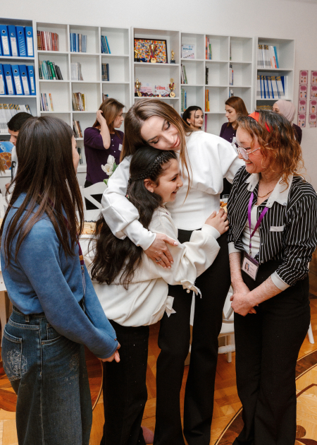 Лейла Алиева, Арзу Алиева и Алена Алиева побывали в Центре «Поддержка жизни» (ФОТО)