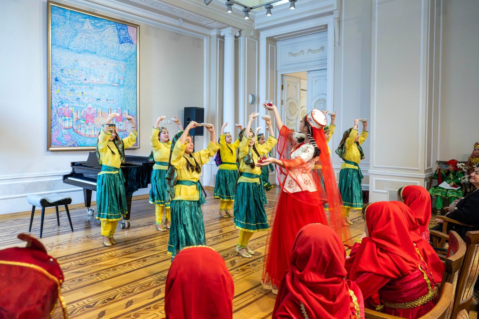 Праздник ветра и пробуждения весны в азербайджанских танцах (ФОТО)