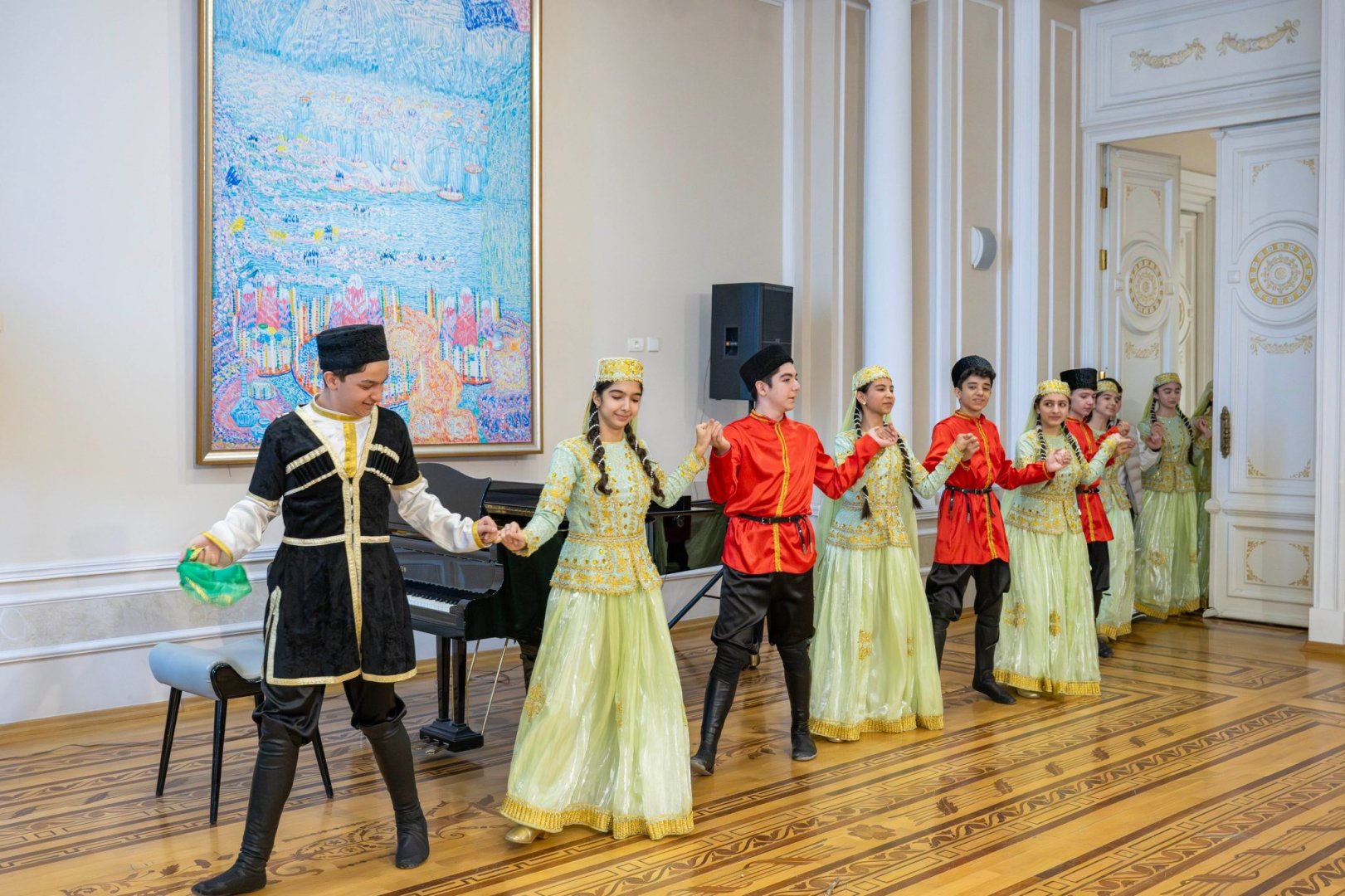 Праздник ветра и пробуждения весны в азербайджанских танцах (ФОТО)