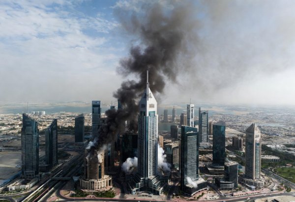 В Дубае произошло как минимум три взрыва