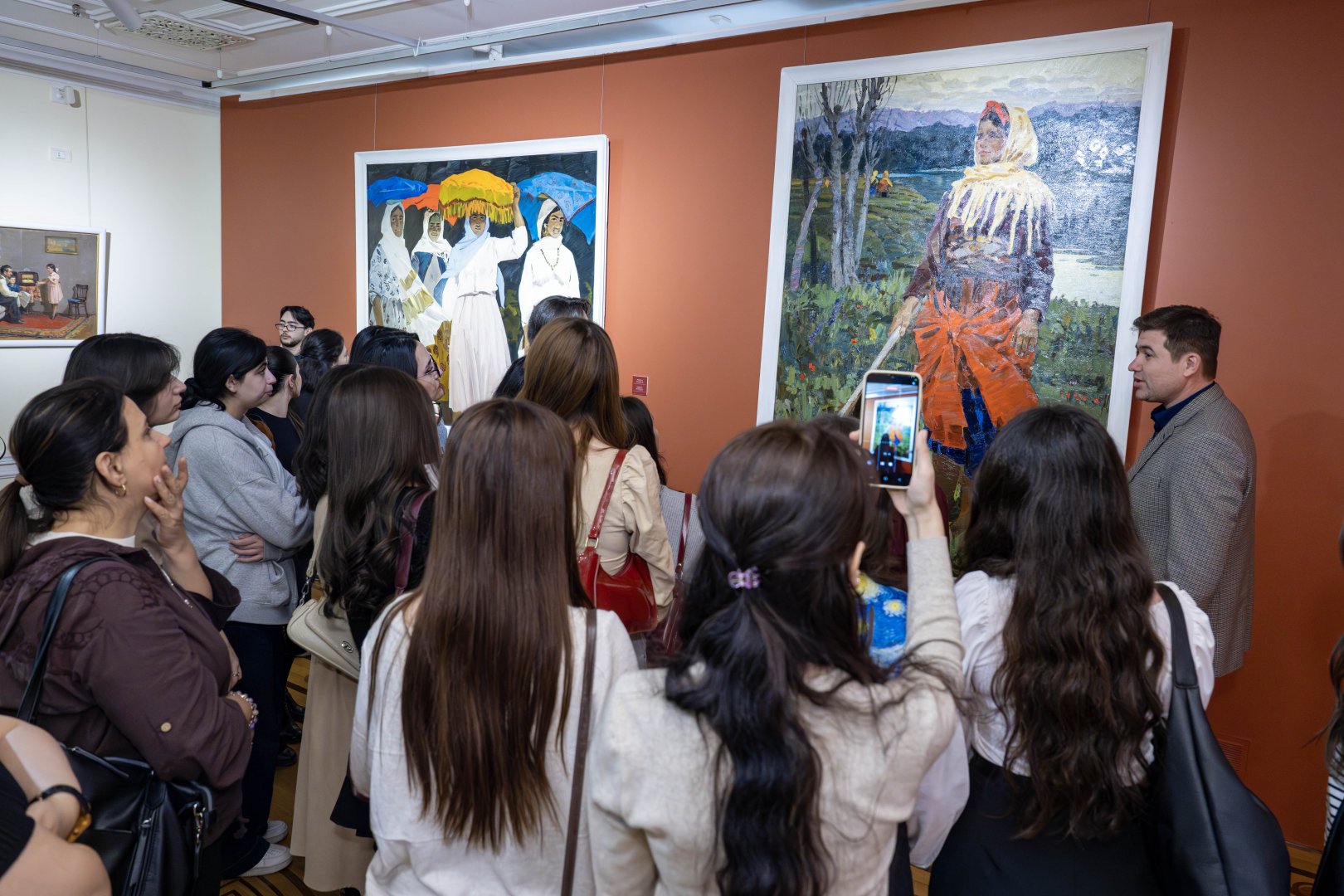 Творчество народного художника Азербайджана Давуда Кязымова глазами молодёжи (ФОТО)