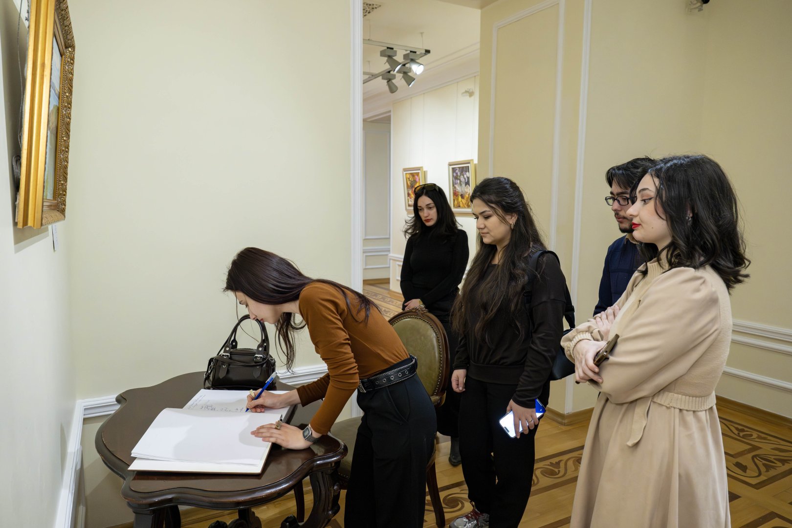 Творчество народного художника Азербайджана Давуда Кязымова глазами молодёжи (ФОТО)