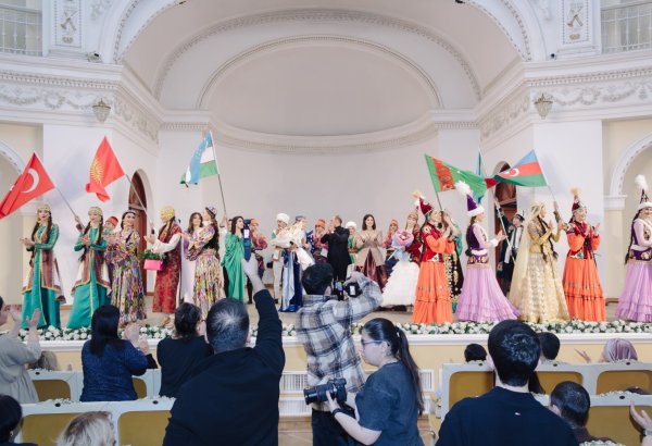 В Баку прошел праздник культуры тюркского мира - музыка, танец и фольклор (ФОТО)