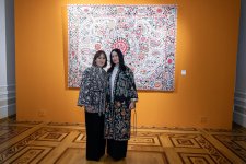 Нежные узоры души в каждом стежке: мастерство узбекской вышивки в Баку (ФОТО)