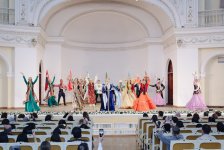 В Баку прошел праздник культуры тюркского мира - музыка, танец и фольклор (ФОТО)