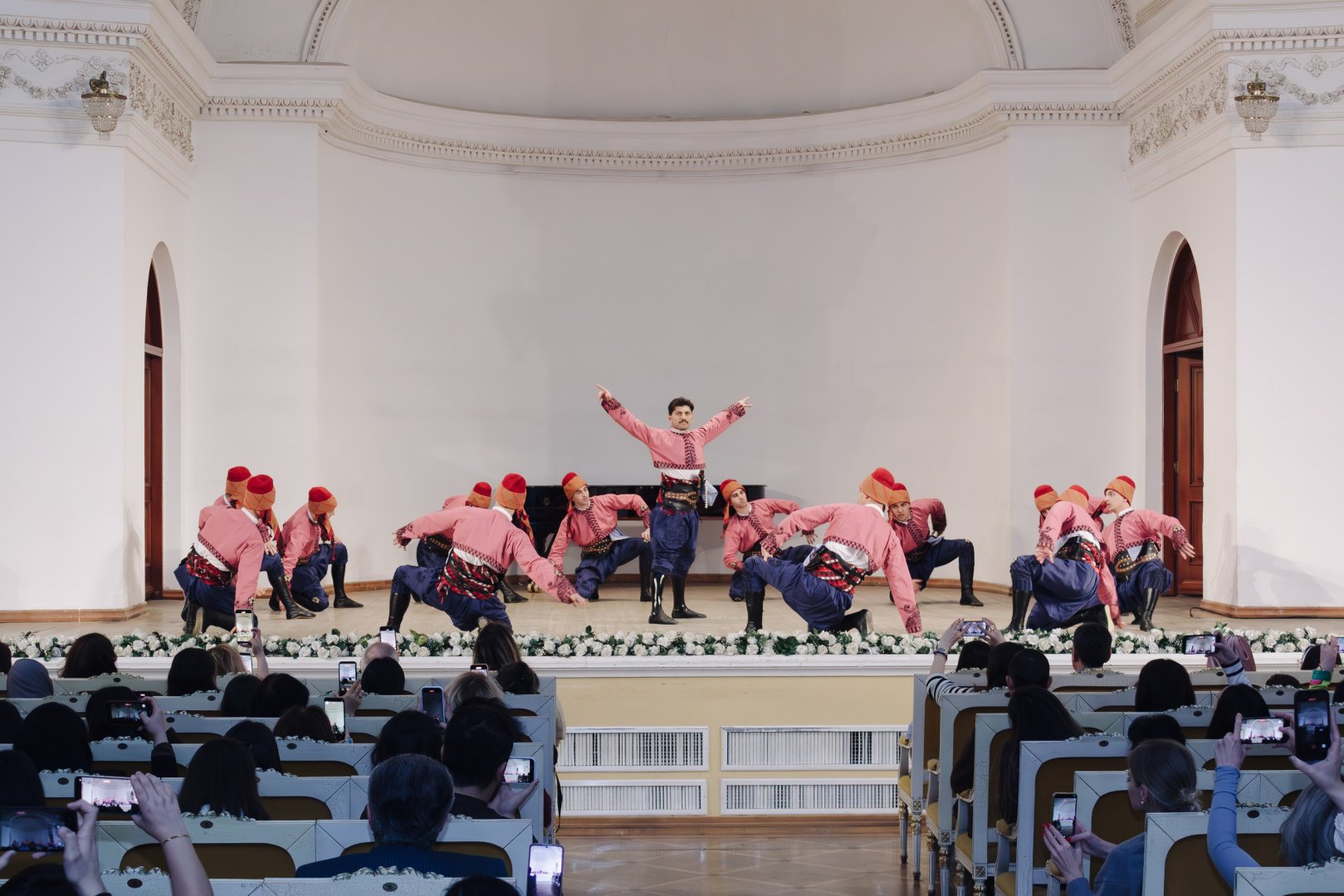 В Баку прошел праздник культуры тюркского мира - музыка, танец и фольклор (ФОТО)