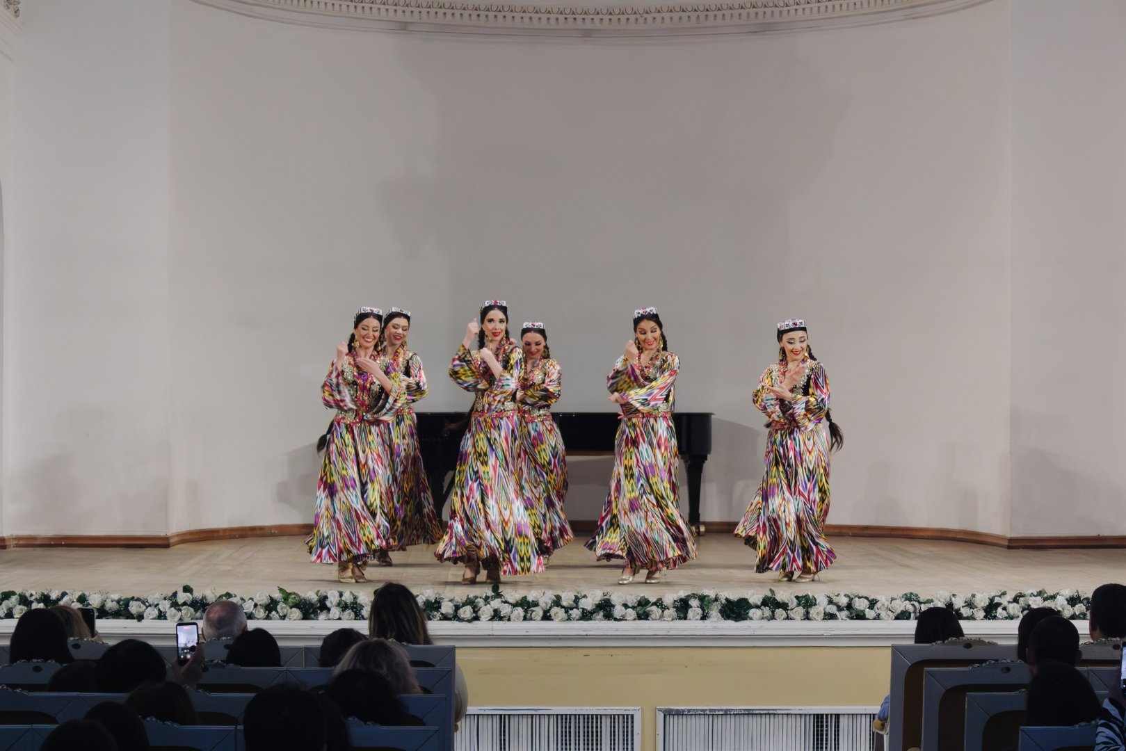 В Баку прошел праздник культуры тюркского мира - музыка, танец и фольклор (ФОТО)