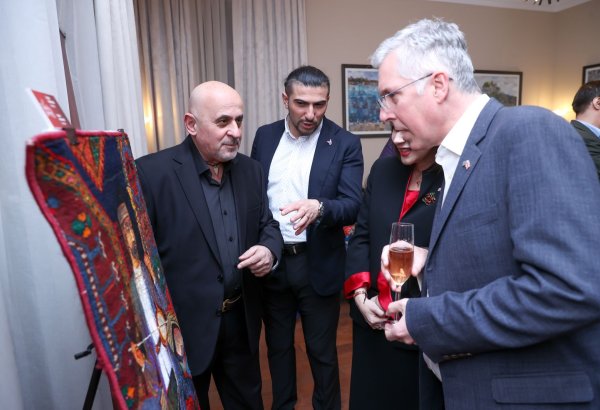 Вторая жизнь азербайджанских ковров - сочетание традиционных и современных художественных техник (ФОТО)