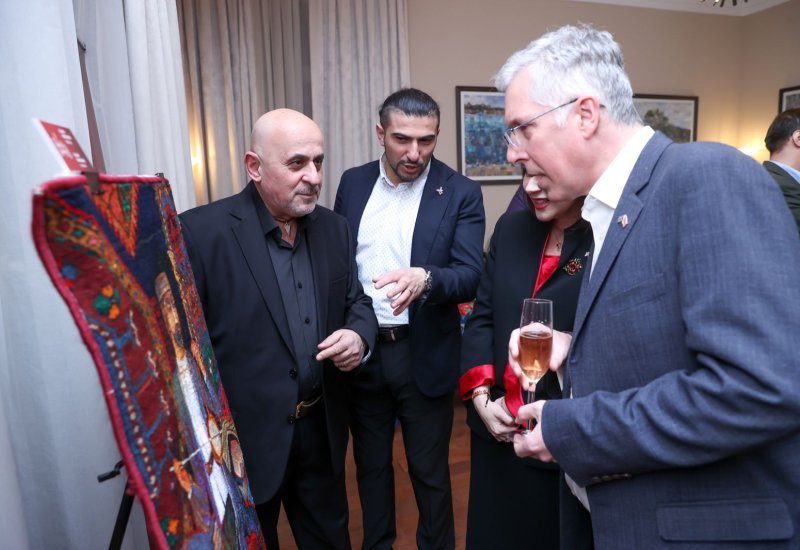 Вторая жизнь азербайджанских ковров - сочетание традиционных и современных художественных техник (ФОТО)