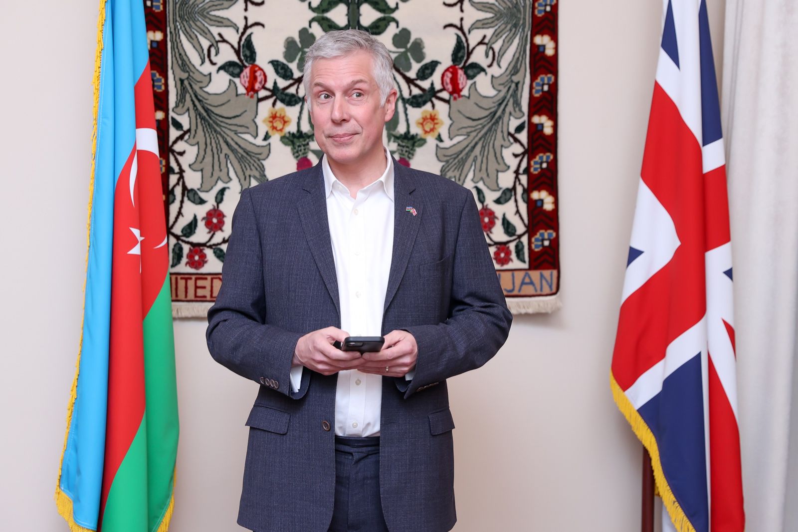 Вторая жизнь азербайджанских ковров - сочетание традиционных и современных художественных техник (ФОТО)